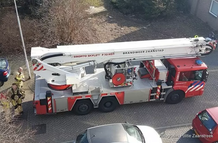 Brandweer hijst gewonde af na ruzie in woning Zaandam: "Bloed vloeide rijkelijk"