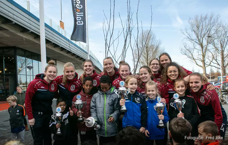 75 Koogse kinderen bij voetbalclinic AH Vos