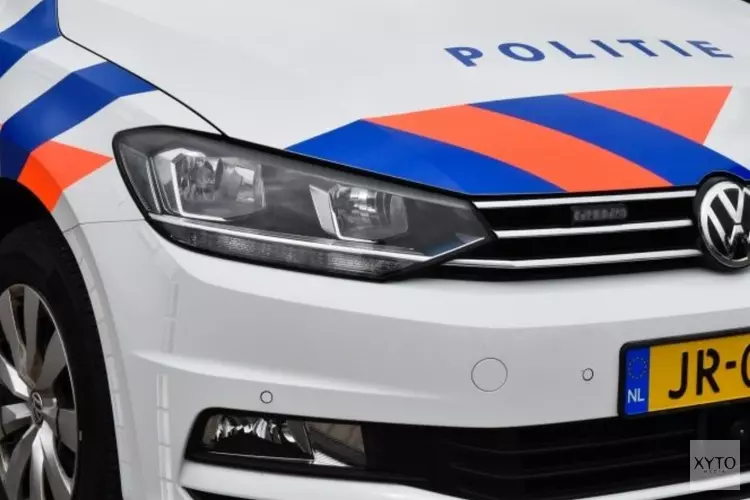 Brokkenpiloot met politie op de hielen verschanst zich op eilandje