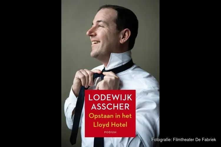 Lodewijk Asscher doet een boekje open