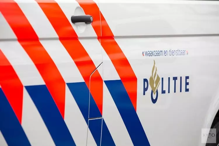 Brokkenmaker laat auto achter in sloot Noorderveenweg