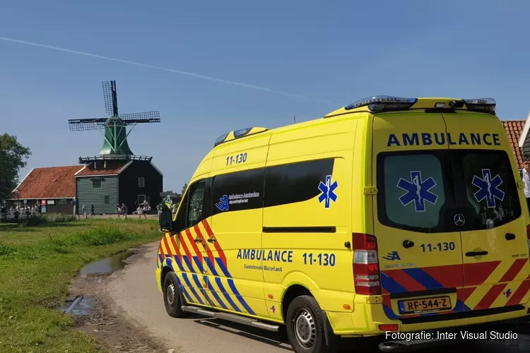 Hulpdiensten op Zaanse Schans na valpartij