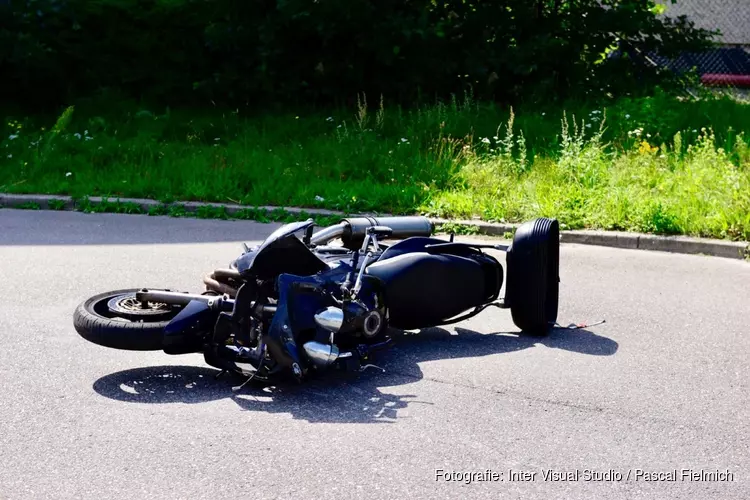 Motorrijder zwaargewond bij ongeluk Zaandam