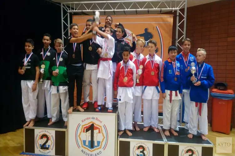 Broer en zusje uit Poelenburg schitteren op open Nederlandse jeugdkampioenschappen karate  in Almere