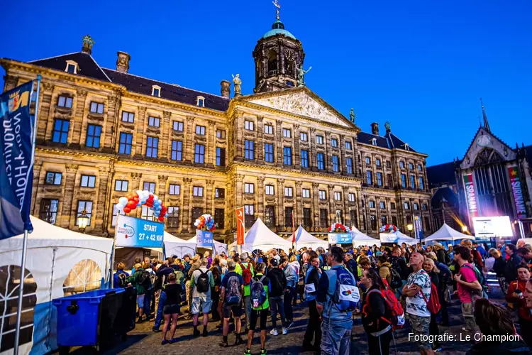 Stralende zon en veel gezelligheid tijdens Dam tot Dam Wandeltocht