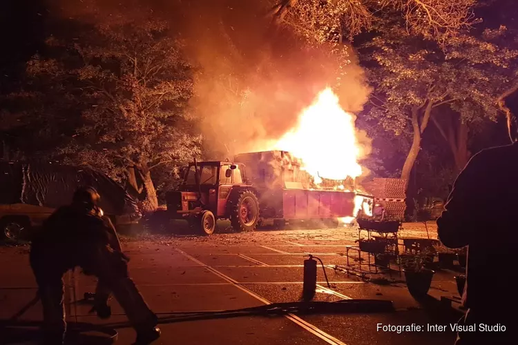 Caravan uitgebrand; huisdieren overleden