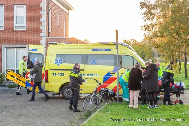 Ongeval met auto elektrische fiets in Assendelft, vrouw zwaargewond