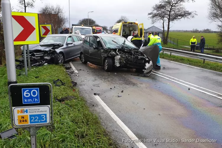 levensgevaarlijk: ongeval door veel olie op de weg