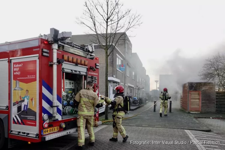 Brand in schuur woonwijk