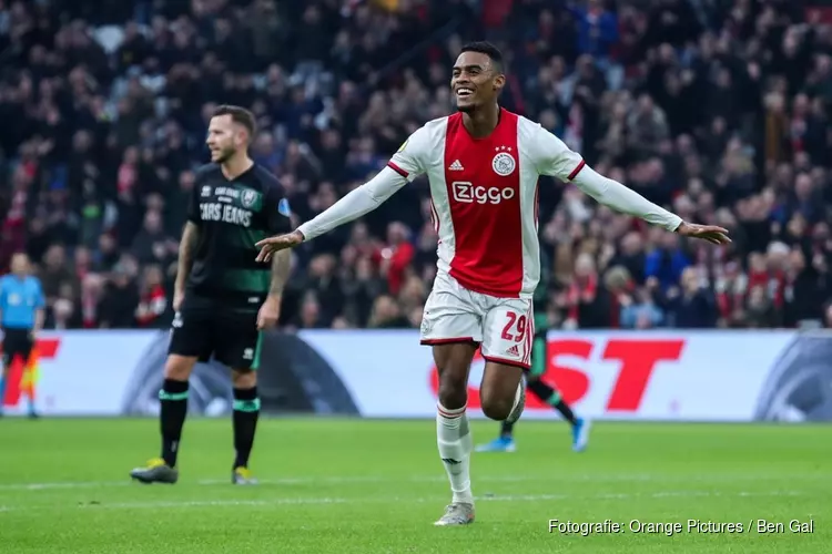 Ajax sluit succesvol jaar af met ruime zege op ADO Den Haag