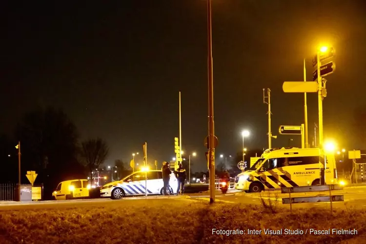 Fietser naar het ziekenhuis na ongeluk in Assendelft