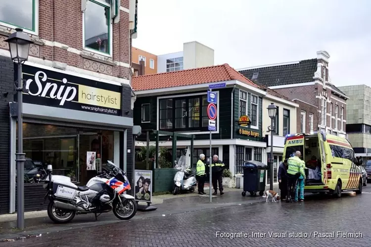 Bestuurder snorscooter gewond in Zaandam