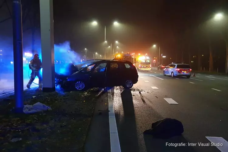 Automobilist ernstig gewond in Zaandam