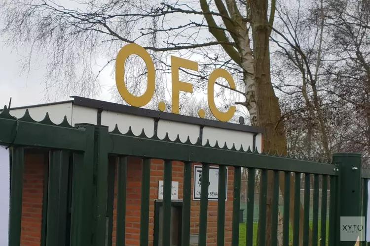 Burgemeester Oostzaan trekt bodemprocedure sportcomplex OFC in