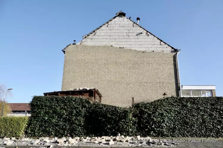 Gevel stort in na windhoos Assendelft