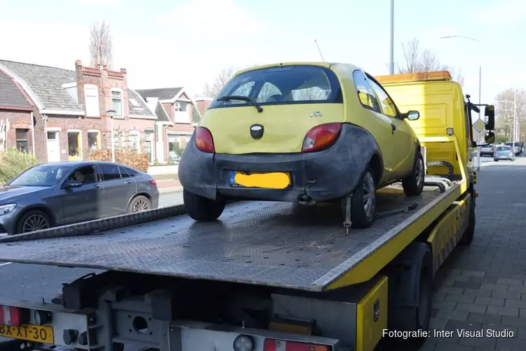 Automobilist rijdt door na botsing