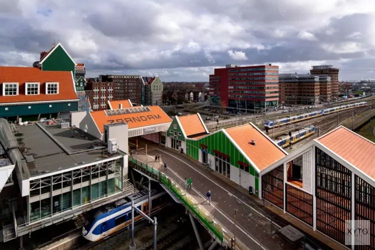 Openstelling fietspad de Slinger en fietsenstalling bij station Zaandam