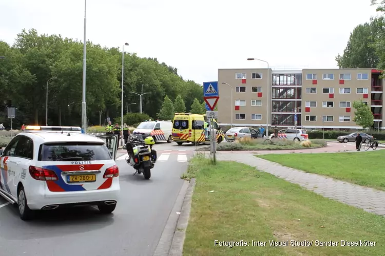 Fietser ernstig gewond na aanrijding Zaandam