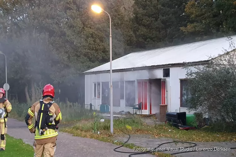 Brand in slooppand aan Sportlaan