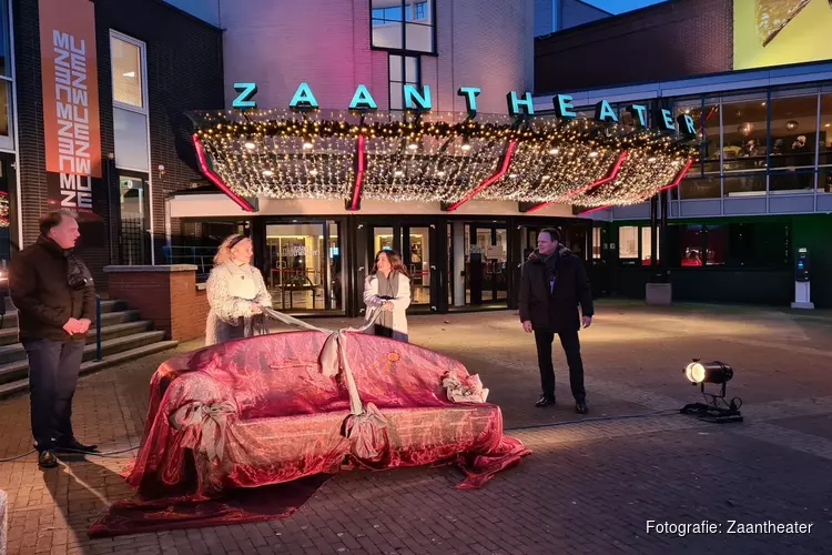 Feestelijke onthulling eerste Zaanse social sofa