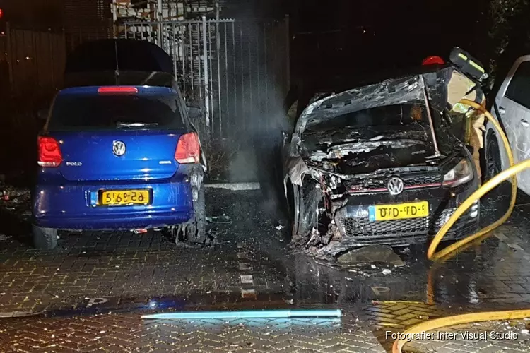 Auto uitgebrand in Poelenburg