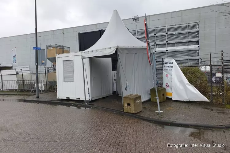 Coronateststraat in Zaandam gesloten wegens storm