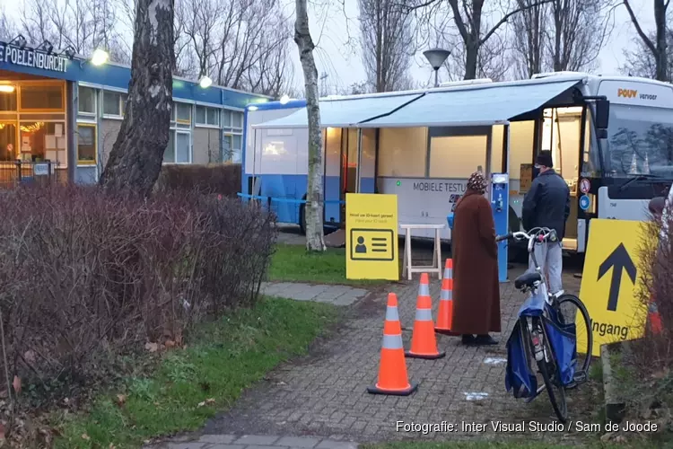 Tijdelijke corona testbus in Poelenburg