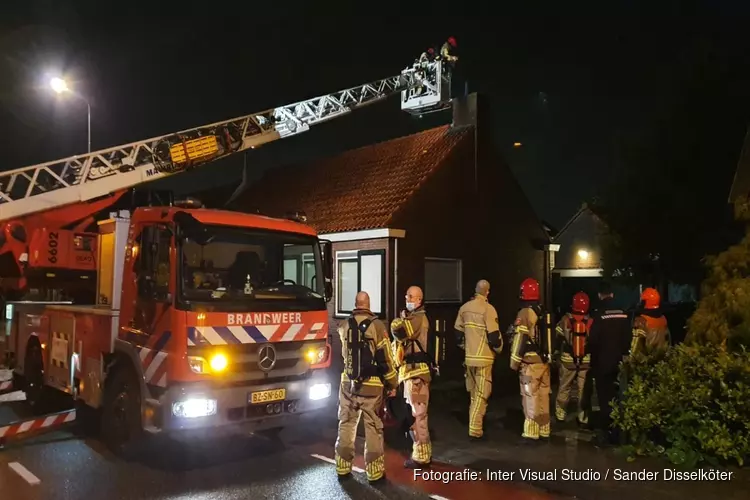 Schoorsteenbrand in Oostzaan