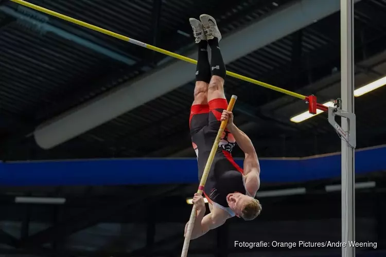 Polsstokhoogspringer Menno Vloon voor derde keer Nederlands kampioen indoor