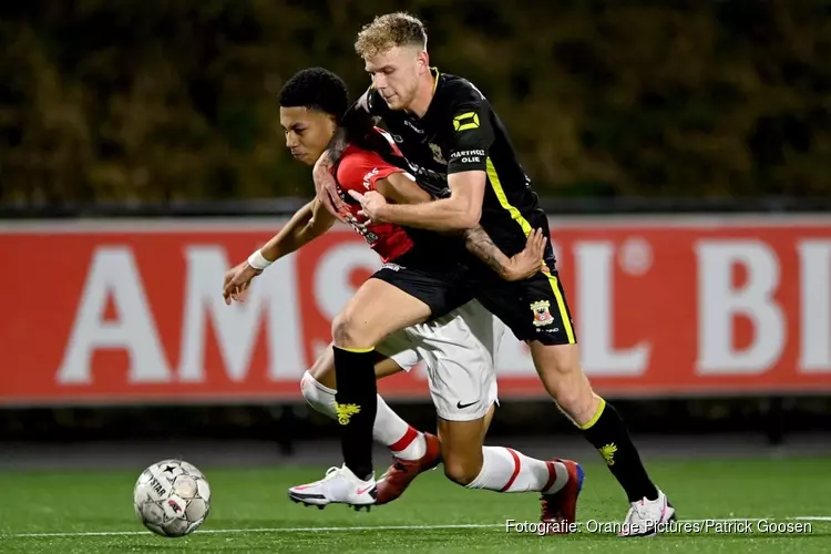 Jong AZ krijgt lesje in efficiëntie van Go Ahead Eagles