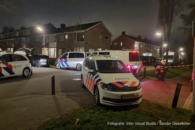 Lichtgewonde bij woningoverval Assendelft, politie zoekt daders