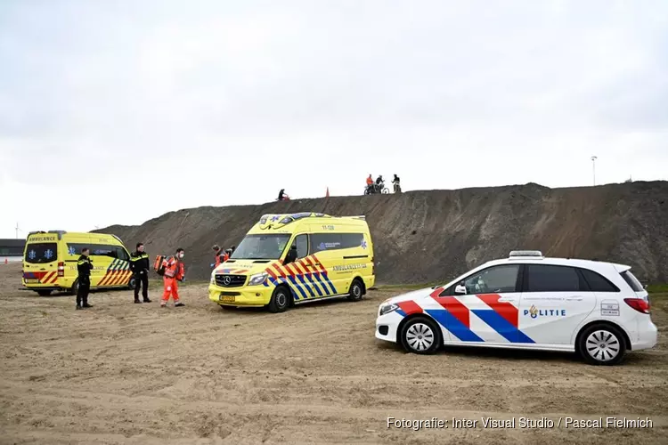 Crossmotorrijder raakt ernstig gewond na val in Westzaan