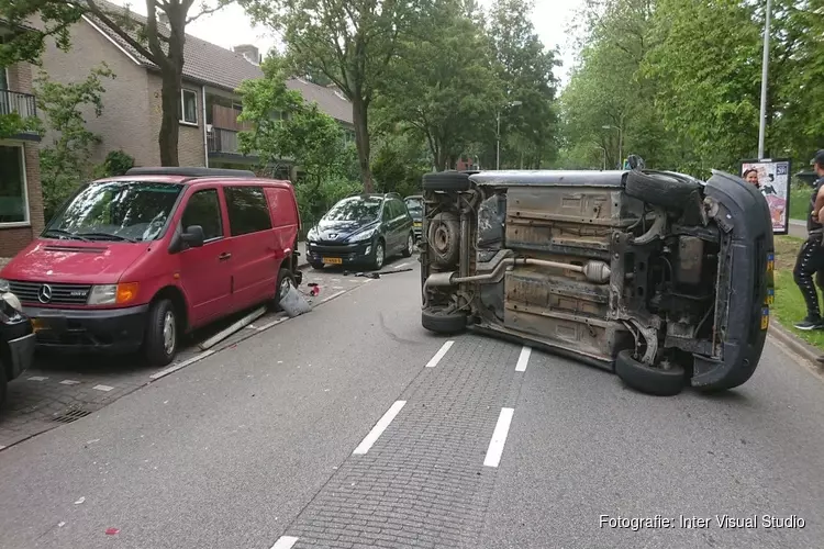 Vier voertuigen beschadigd na botsing in Zaandam