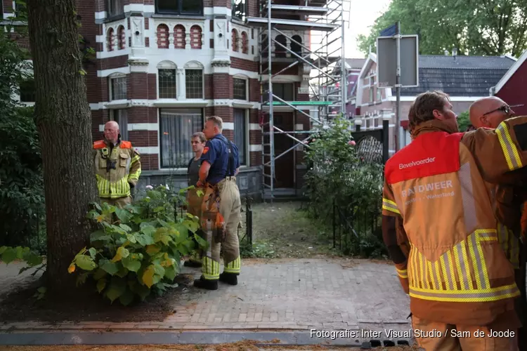 Man met rollator valt in puntig hekwerk in Zaandam