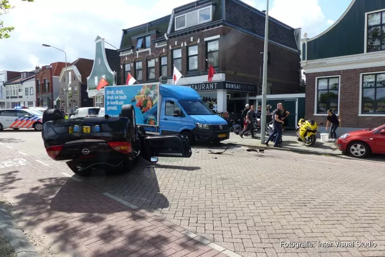 Flink ongeval op Zaanweg in Wormerveer