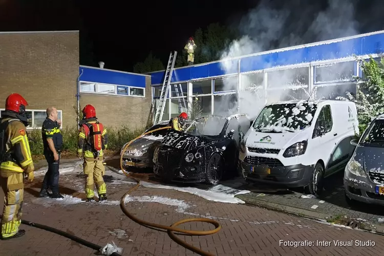 Peperdure Bentley door brand verwoest in Zaandam