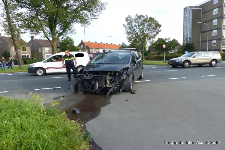 Flink ongeval op beruchte kruising Zaandijk