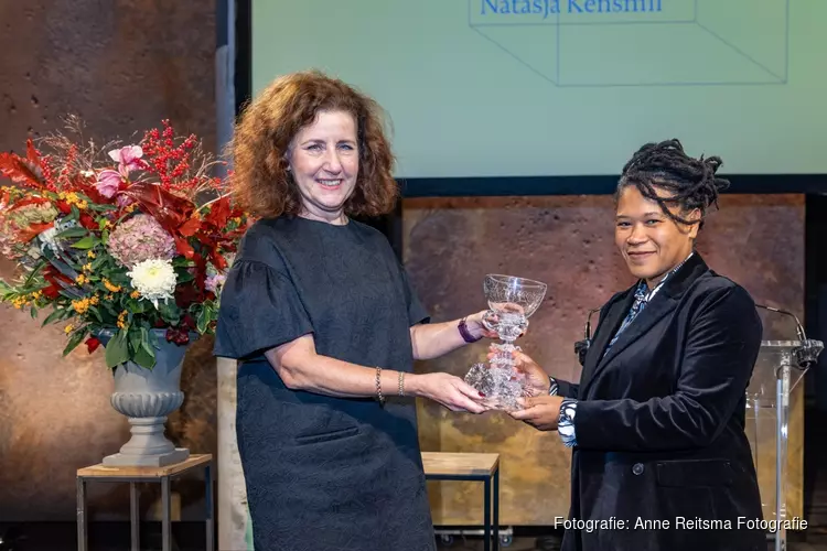 Minister Van Engelshoven reikt Johannes Vermeer Prijs 2021 uit aan Natasja Kensmil