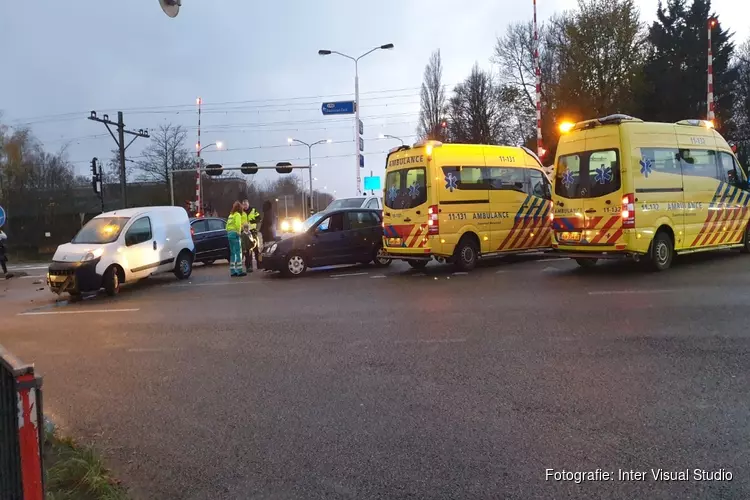 Ongeluk met drie auto&#39;s in Zaandijk