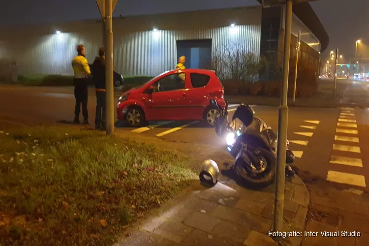 Bromfietser aangereden in Zaandam