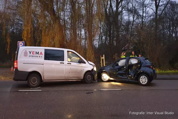 Twee gewonden bij ongeluk Zaandam