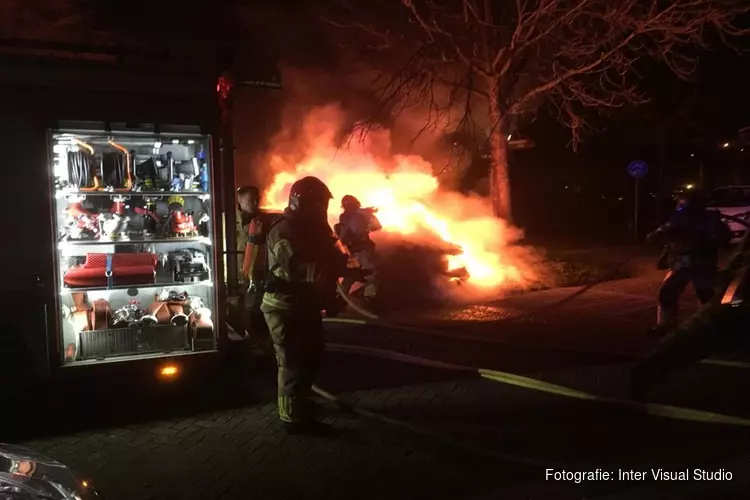 Auto door brand verwoest in Zaandam-Westerwatering