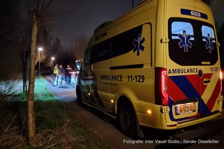 Scooter onderuit op fietspad in Zaandam