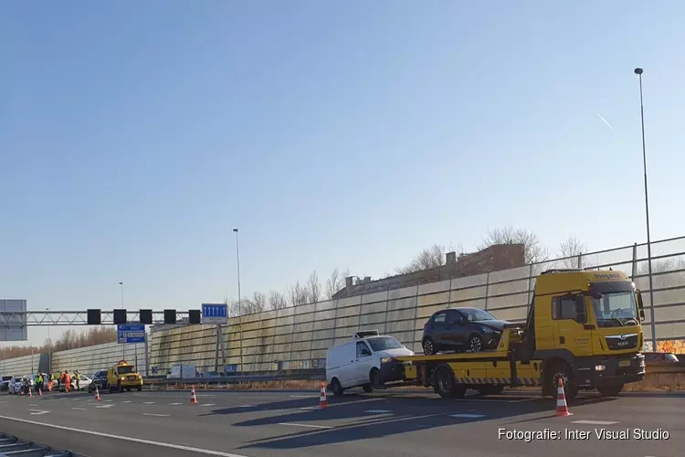 Ongeluk met veel auto&#39;s op A8