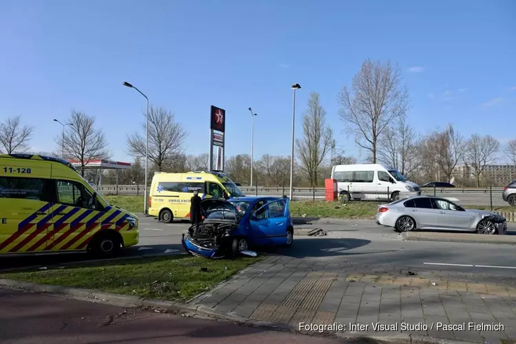 Twee gewonden bij ernstig ongeval in Zaandam