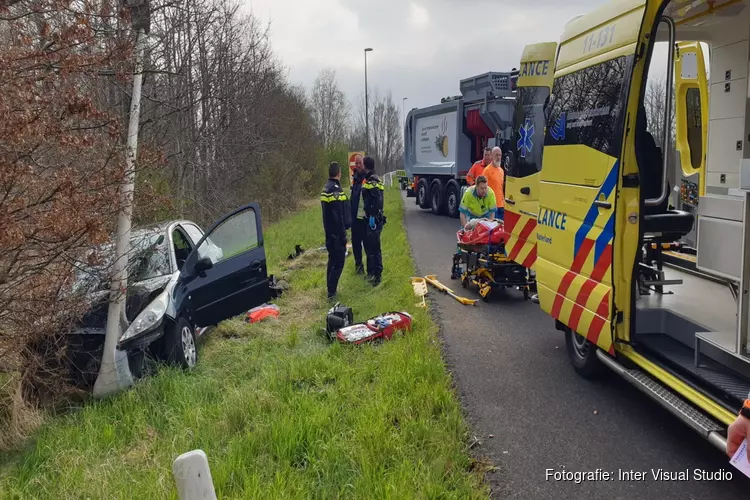 Automobiliste crasht op afrit A8 bij Koog aan de Zaan