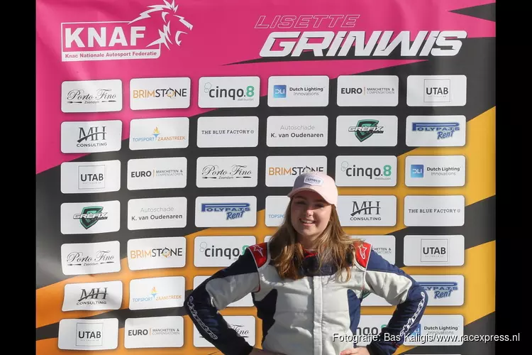 Lisette Grinwis maakt met een grote smile haar debuut in Mazda MX-5 Cup