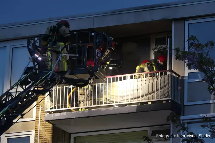 Brand op balkon van flat Wormerveer