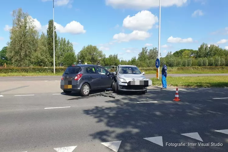 Botsing met veel schade op N203