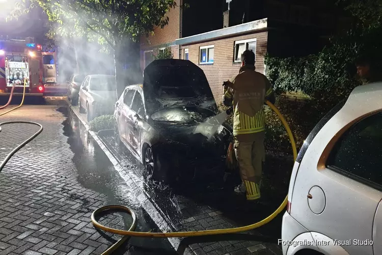 Twee auto&#39;s in brand in Zaandam in één nacht